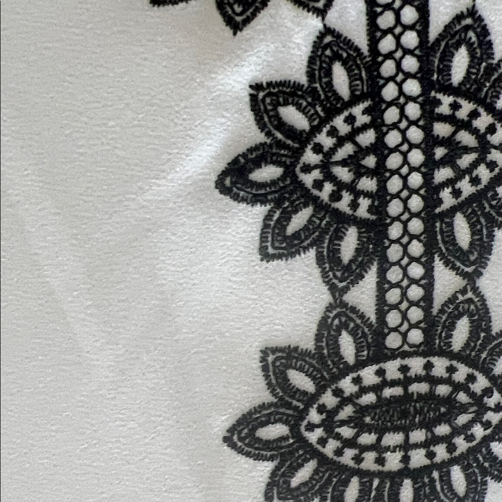 White House Black Market white Top with Black Detailing - Picture 7 of 11